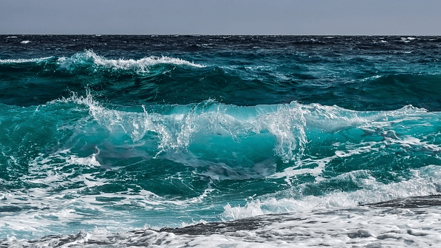 Une auto hypnose involontaire peut se produire en contemplant les vagues et l'océan